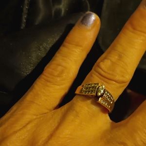 14k yellow  gold beautiful diamond engagement ring  size 6